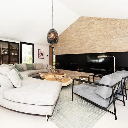 فيلة Le Tourmentin سان تروبيه